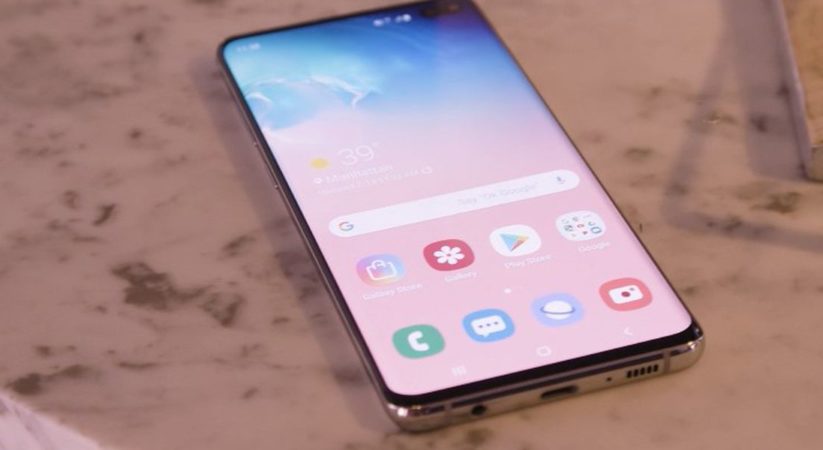 Samsung cautions Galaxy S10 and Note 10 clients to evacuate screen defenders over safety concerns