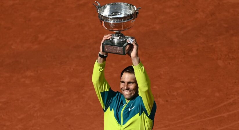 Rafael Nadal wins 14th and 22nd Grand Slam titles at French Opens, extending his lead over Federer and Djokovic