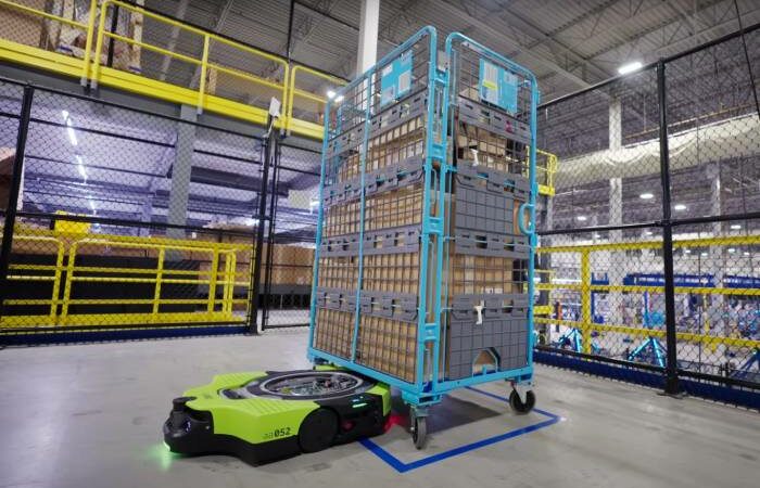 Amazon launches a fully autonomous warehouse robot
