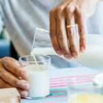 According to dietitians, there are four surprising effects of drinking milk