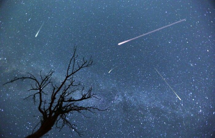 This week, the night sky will be lighted by 2 meteor showers. Here’s how to view