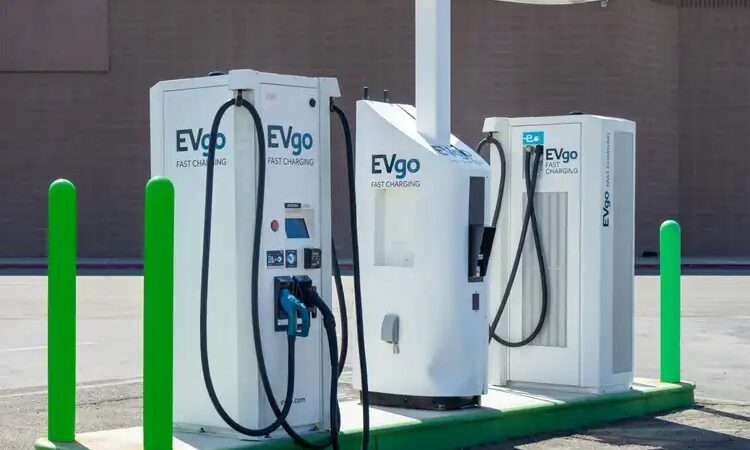 GM is developing a “coast to coast” network of fast-charging EVs