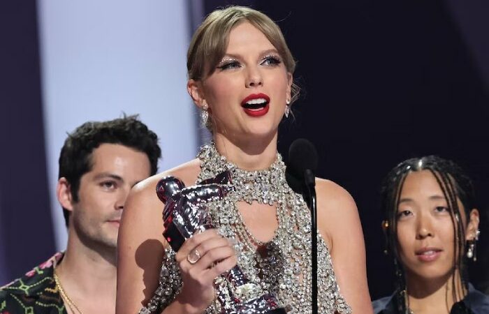 Taylor Swift announces her 10th new album ‘Midnights’ at MTV VMAs