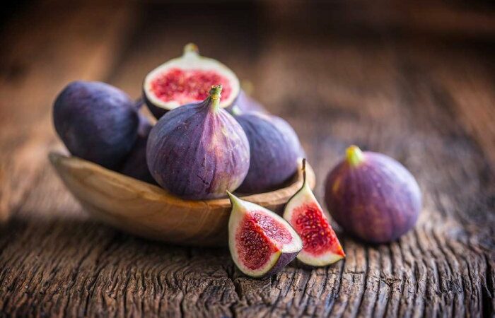 Learn About The Health Benefits of Eating Figs or Anjeer