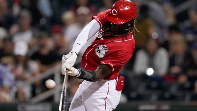 Reds’ Elly De La Cruz becomes youngest MLB player to hit for cycle in over a century