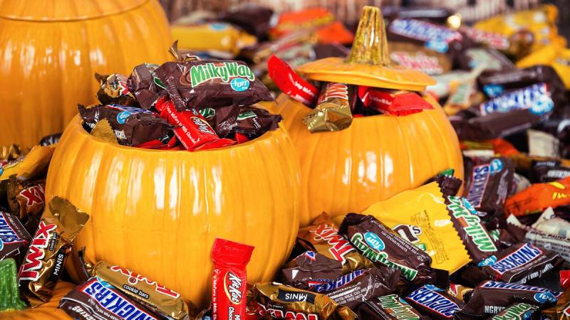 The Top 5 Halloween Candies of This Year That You Should Purchase