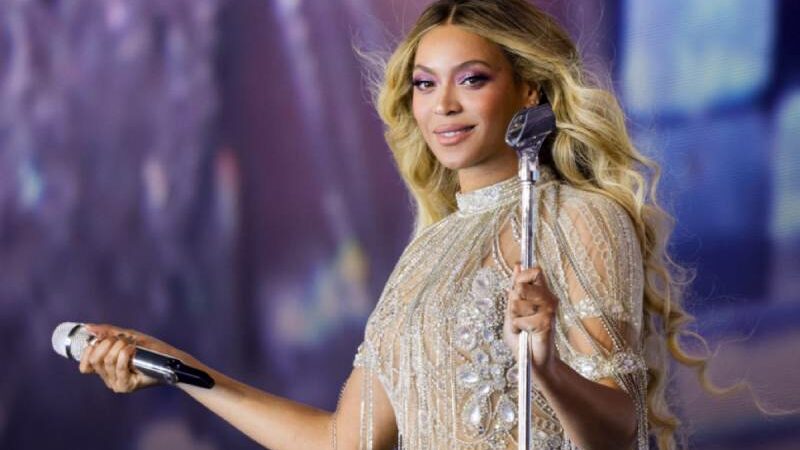 Beyoncé announces $500K fund for cosmetology school and salons