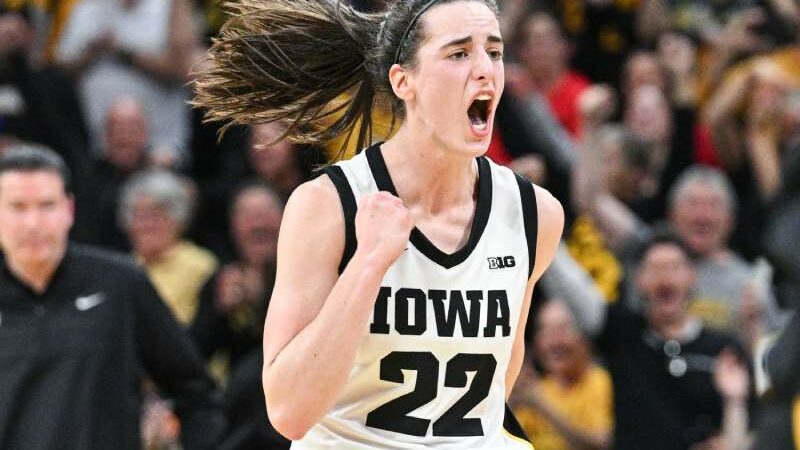 Iowa star Caitlin Clark breaks Pete Maravich’s all-time NCAA scoring record