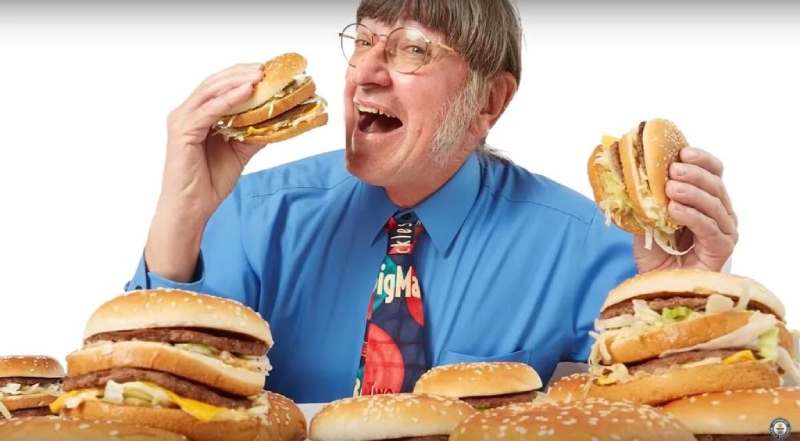 A 70-year-old US man breaks the Guinness World Record by eating 34,000 burgers