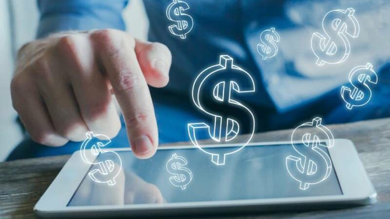 Entrepreneurial Expertise: 10 Money-Making Tips from Business Icons